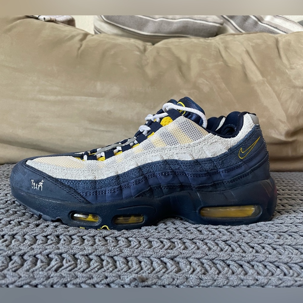 Nike sb air max 95 koston
Obsidian speed yellow
Size 9.5 men’s
Preowned